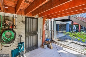 Building Photo - 758 19th St NE