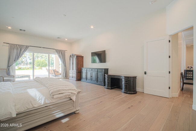 Building Photo - 12424 E Victoria St