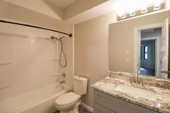 Building Photo - Beautifully Redone 3 Bedroom South Tulsa H...