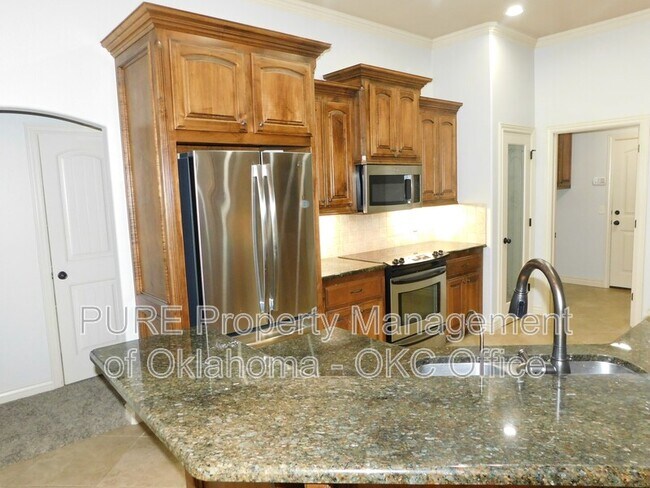 Building Photo - 1100 Kelsi Dr