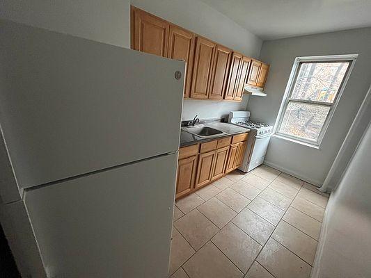 Building Photo - 1 bedroom in BRONX NY 10463