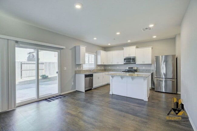 Building Photo - 6048 Emerald Park Ln