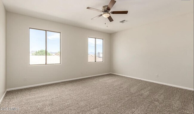 Building Photo - 711 S Paustian Cir