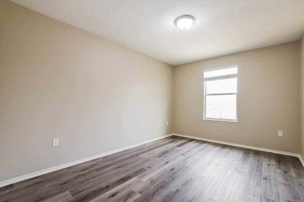 Building Photo - 13501 Laranja St