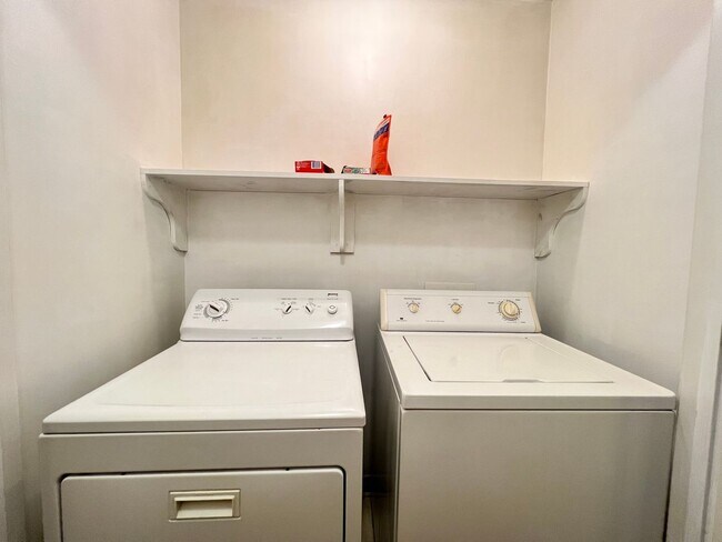 Building Photo - Life Just Got Better.-MONTH TO MONTH LEASE...