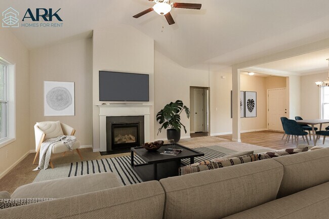 Building Photo - 467 Bainbridge Dr