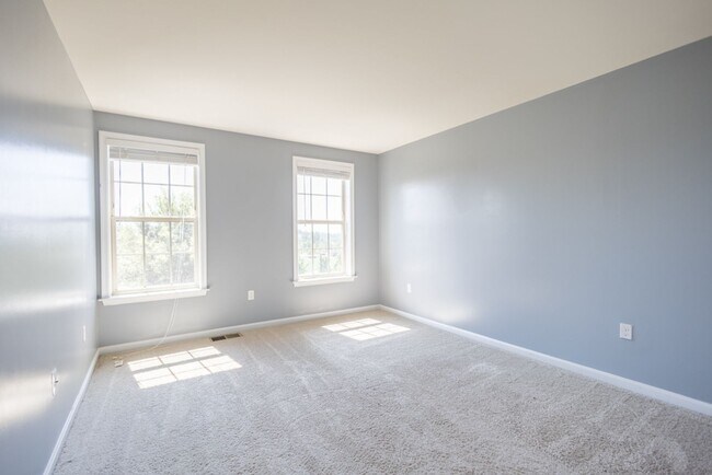 Building Photo - Lovely 3 BR/2.5 BA Townhome in Lanham!