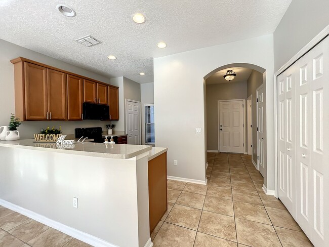 Building Photo - Clubside Pointe