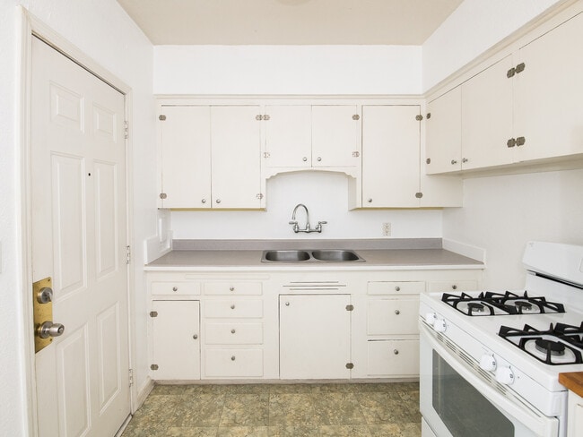 Building Photo - 919 NE Alberta St