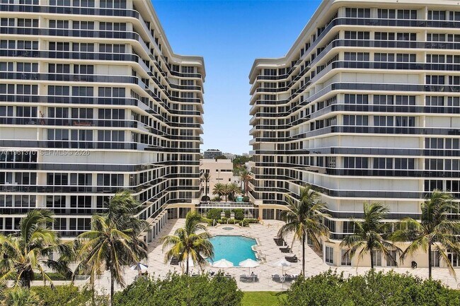 Building Photo - 9559 Collins Ave