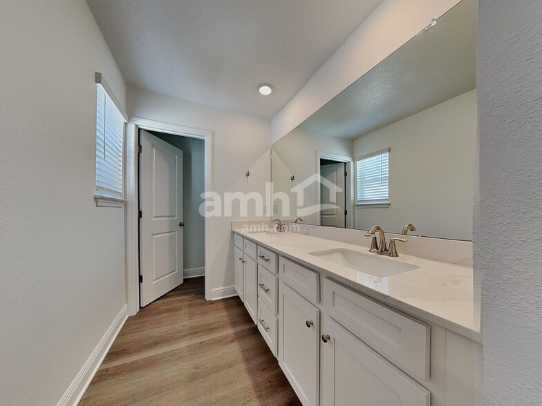 Building Photo - 6689 Atlantic Bch Ave