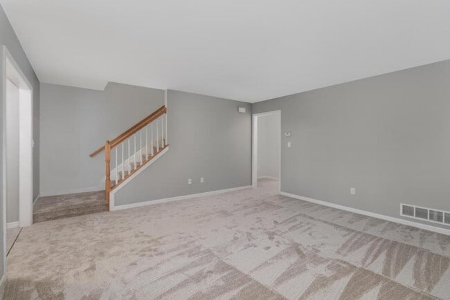 Building Photo - 57 Nottingham Dr