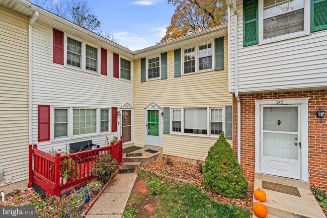 Building Photo - 314 Woodleaf Ct