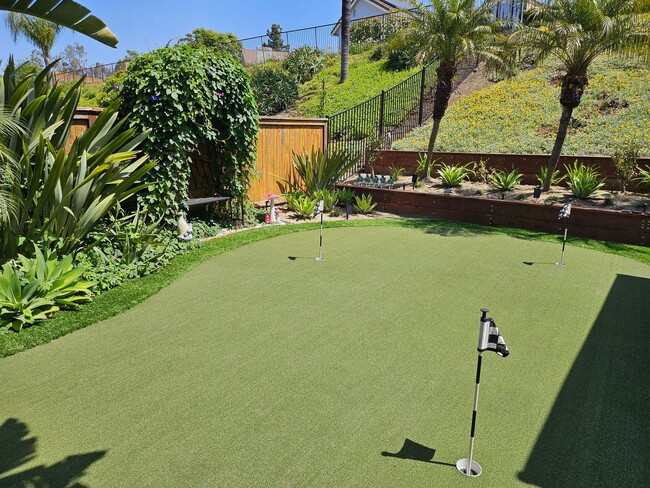 Building Photo - Pool Home 4 Bedroom