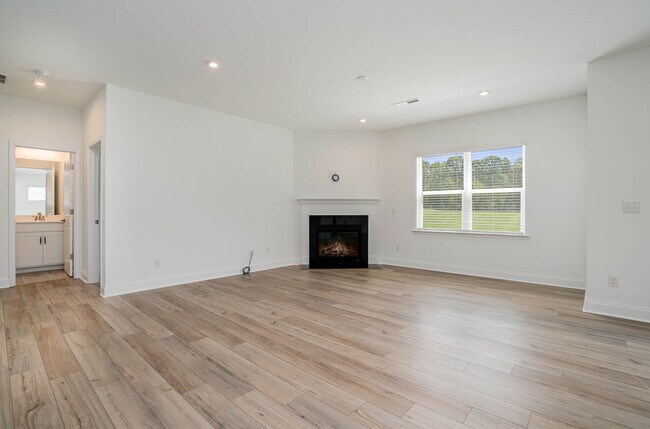 Building Photo - 19225 Yellow Birch Dr