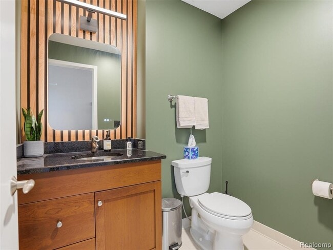 Building Photo - 610 S Troy St