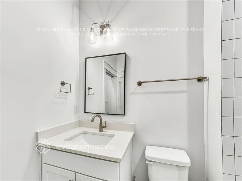 Building Photo - 428 38th Ave N