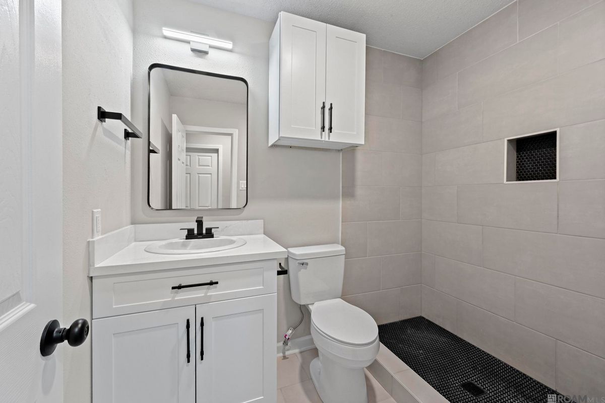 Building Photo - 8724 Metairie Dr