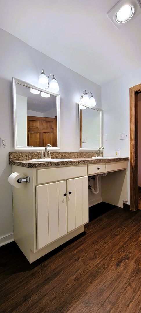 Building Photo - Remodeled secluded wooded oasis off of Qualla Road with handicap access