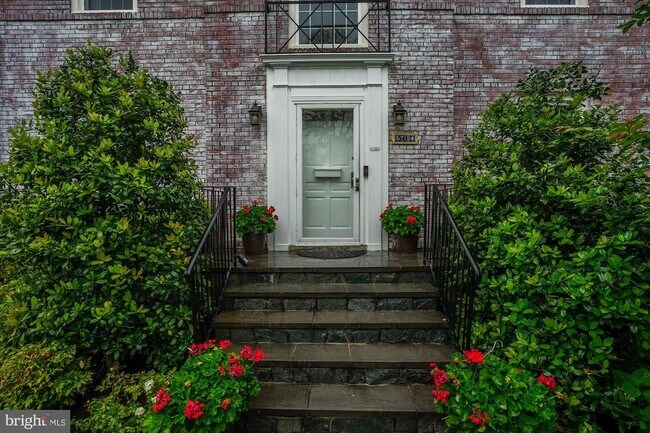 Building Photo - 5724 27th St NW