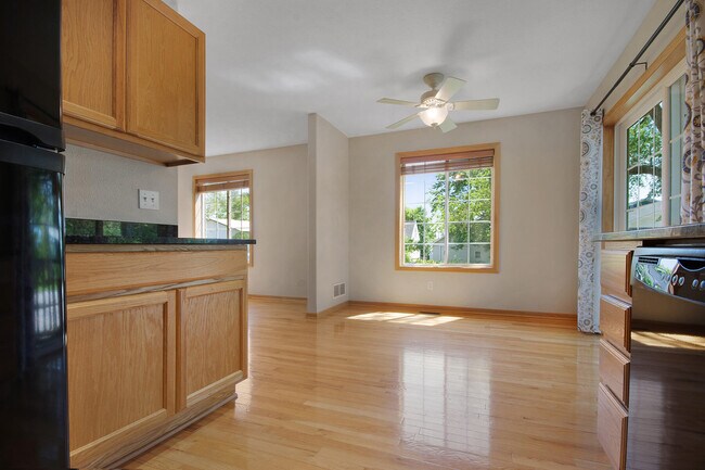 Building Photo - 218 Elmhurst Ct