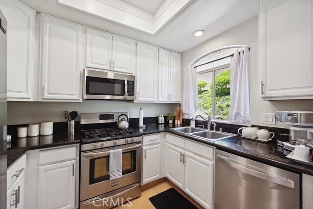 Building Photo - 30902 Club House Dr