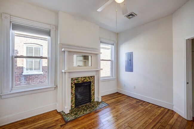 Building Photo - 802 W Clay St