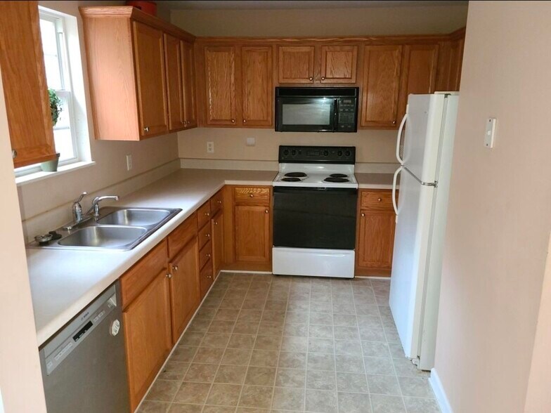 Building Photo - 904 Glendower Way