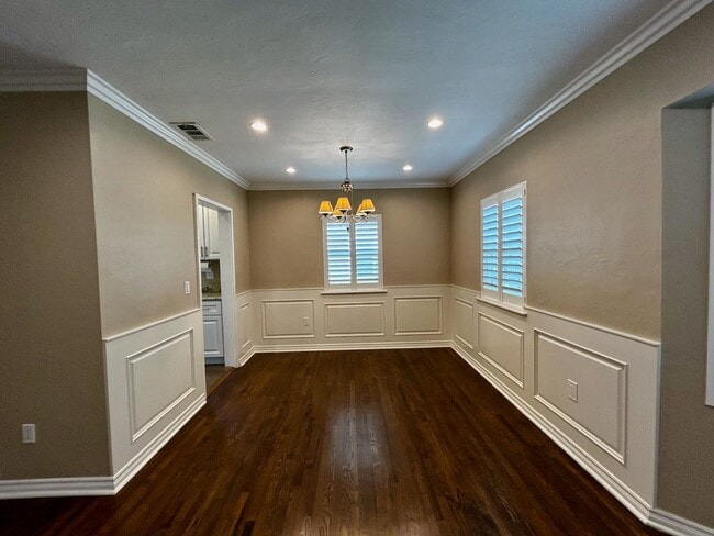 Building Photo - A home that has all the best of California Living!