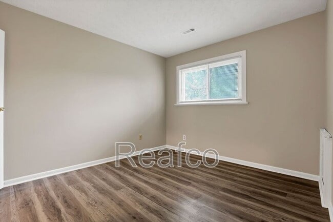 Building Photo - 2850 Baughman Ave