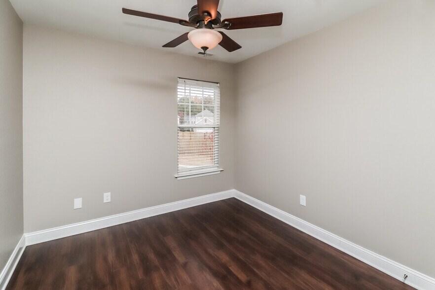 Building Photo - 13017 Autumn Trace Dr