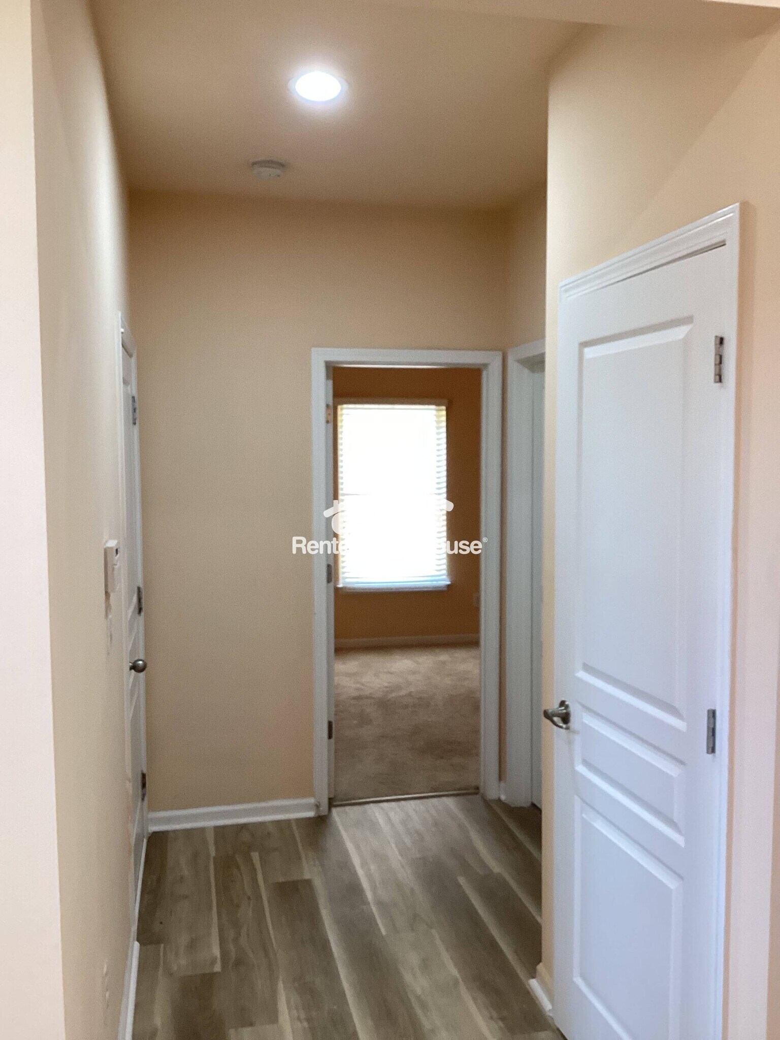 Building Photo - 4470 Hedgewood Dr