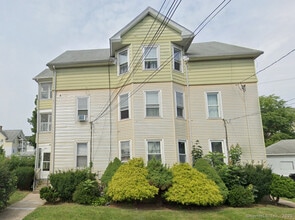 Building Photo - 328 Chapman St