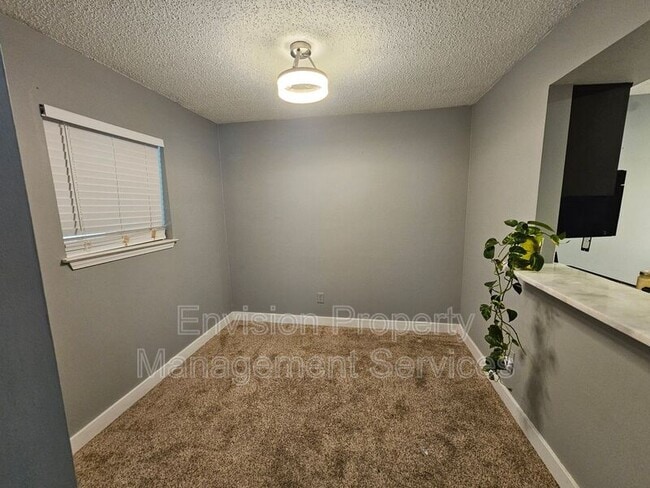 Building Photo - 1404 Huntingdon Chase