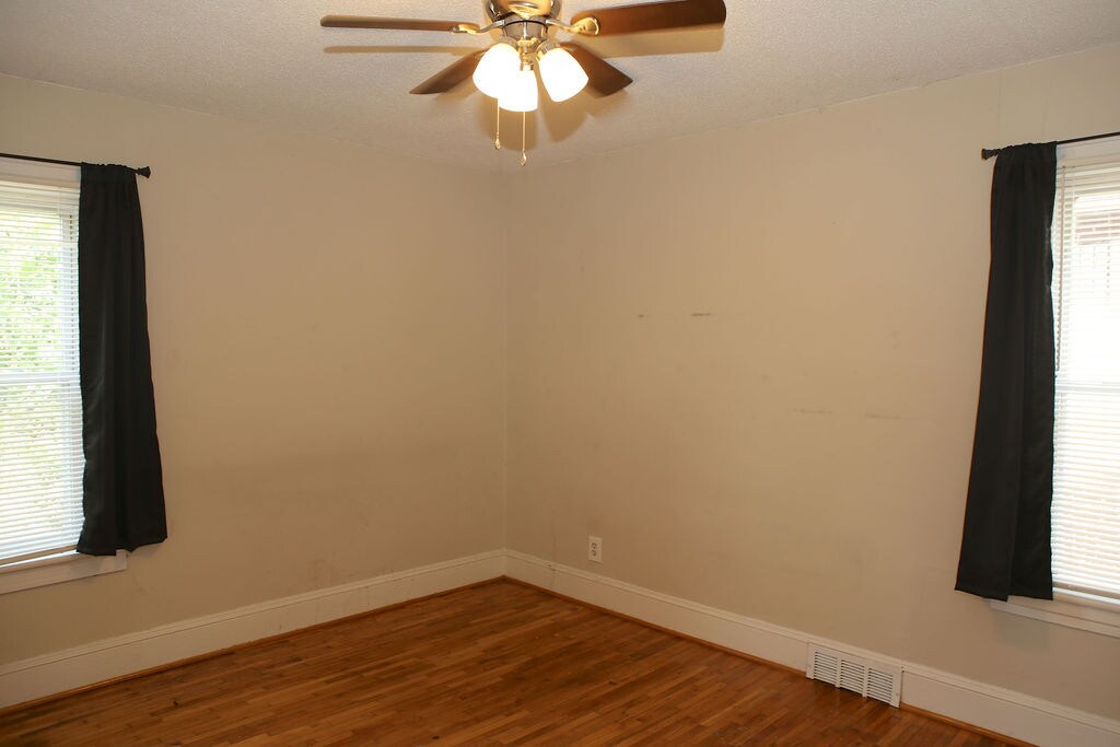 Building Photo - 2214 Walker Ave