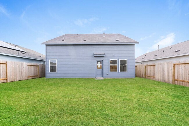 Building Photo - 16488 Blossom Grv Dr