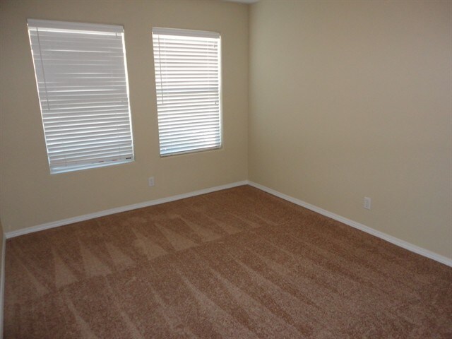 Building Photo - 5068 Westfield Dr NE