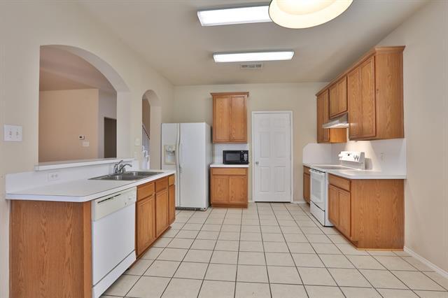 Building Photo - 3108 Kennedy Dr