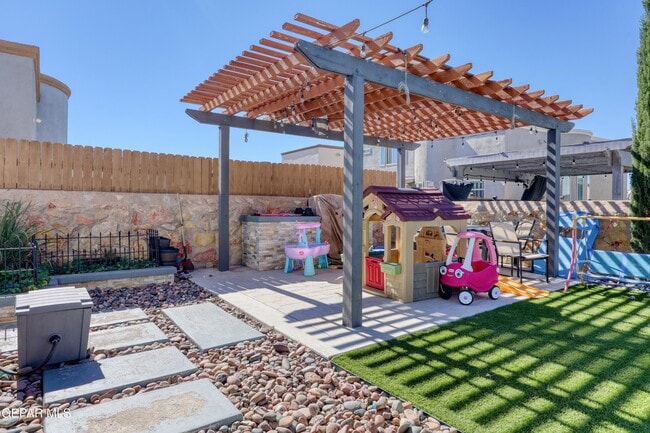 Building Photo - 2163 Enchanted Brk Dr