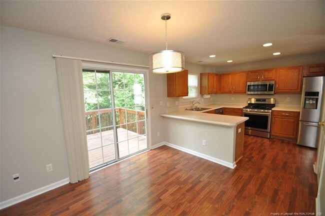 Building Photo - 117 Tiverton Woods Dr
