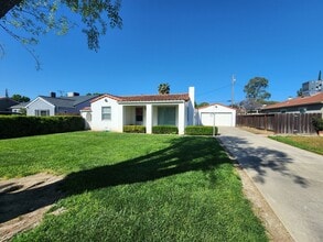 Building Photo - Adorable and Cozy home with updated style