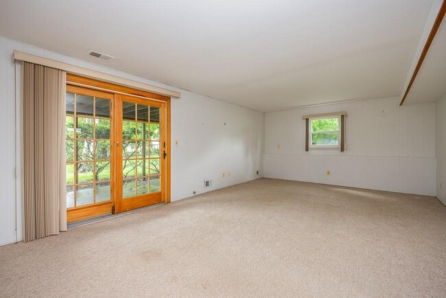 Building Photo - 12 Gerken Dr