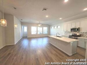 Building Photo - 7915 Needle Crk