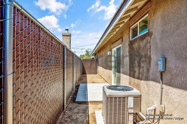 Building Photo - 16472 Smoke Tree St