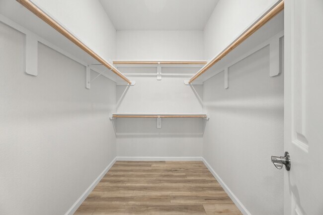 Building Photo - 5941 Southlea St
