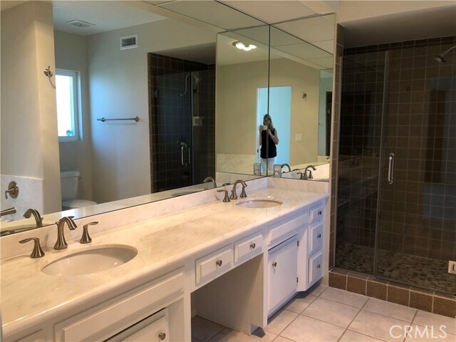 Building Photo - 14687 Deervale Pl