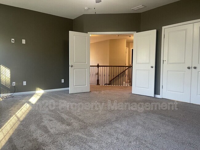 Building Photo - 236 Cedar Wy