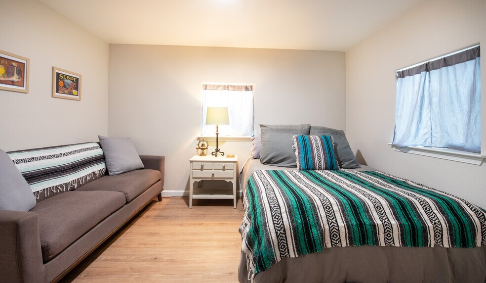 Building Photo - 604 S 8th St