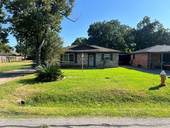 Primary Photo - 233 S Ohio Ave
