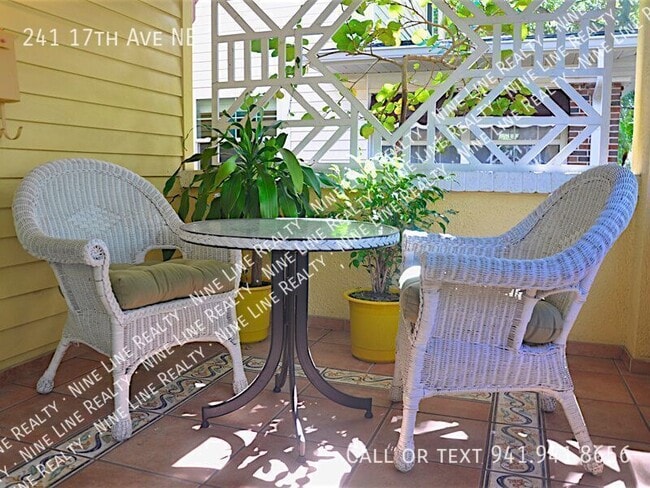 Building Photo - 241 17th Ave NE